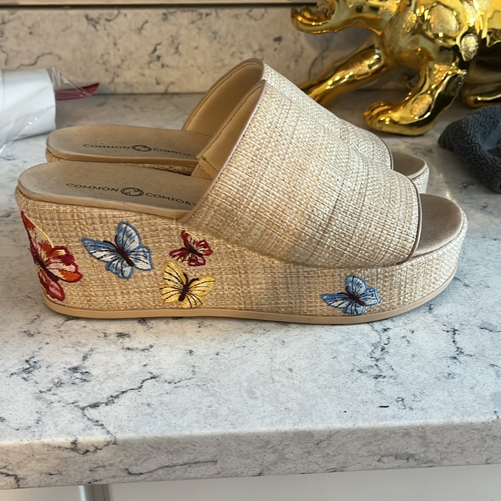 Common Comfort wedge size 9.5